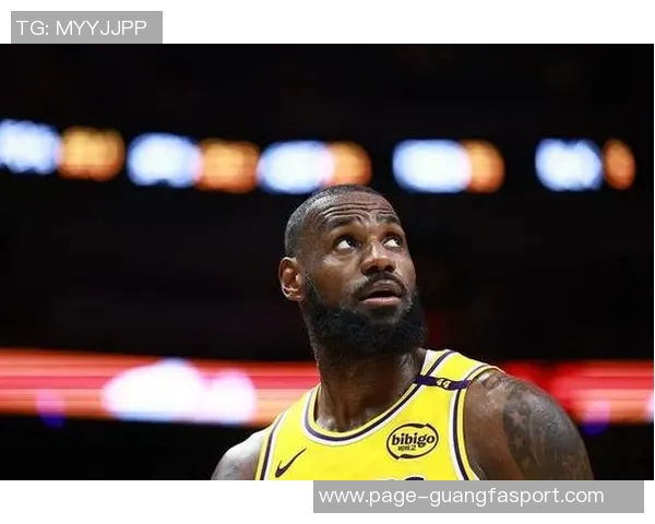 帕金斯指出詹姆斯身体信号显现伤病困扰已持续三年需考虑退役 帕金斯指出詹姆斯身体信号显现伤病困扰已持续三年需考虑退役