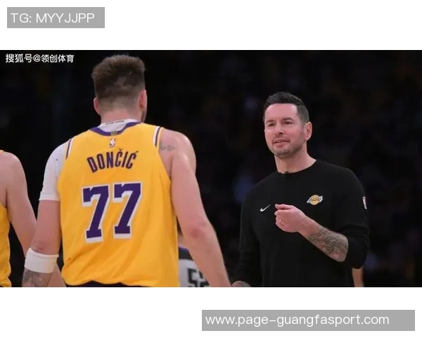 雷迪克称赞文森特在东契奇和小里身边有潜力适合担任首发位置