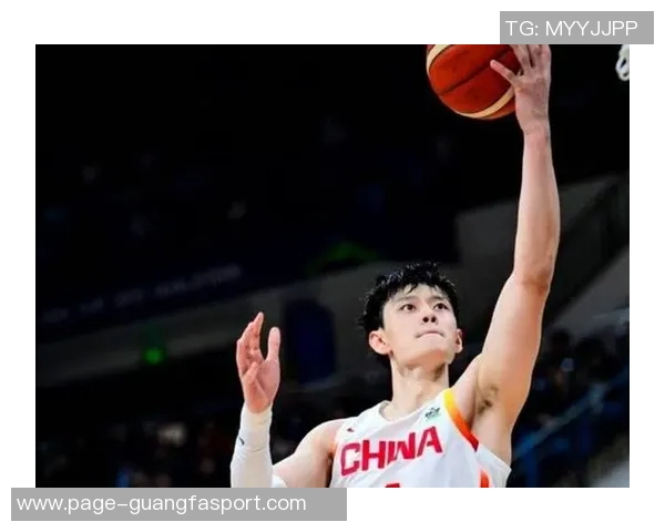 曾凡博加时被换下场无缘关键时刻令人心痛机会难得令人惋惜 曾凡博加时被换下场无缘关键时刻令人心痛机会难得令人惋惜