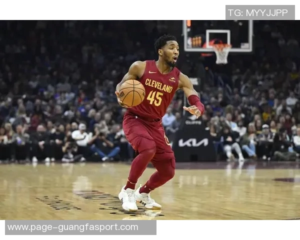 米切尔回应下半场零分表现称双腿沉重并无大碍 米切尔回应下半场零分表现称双腿沉重并无大碍