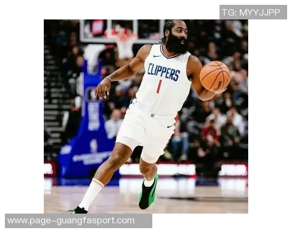 哈登谈球队配合训练称赞祖巴茨与科林斯的默契与随机应变能力 哈登谈球队配合训练称赞祖巴茨与科林斯的默契与随机应变能力