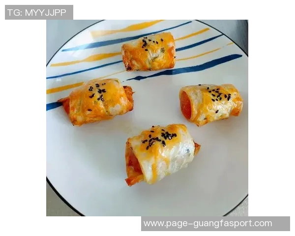 萨卡分享家庭早餐回忆十字面包夹香肠的温暖滋味