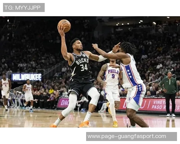 字母哥首节表现出色轻松拿下6分3篮板2助攻展现强大实力 字母哥首节表现出色轻松拿下6分3篮板2助攻展现强大实力